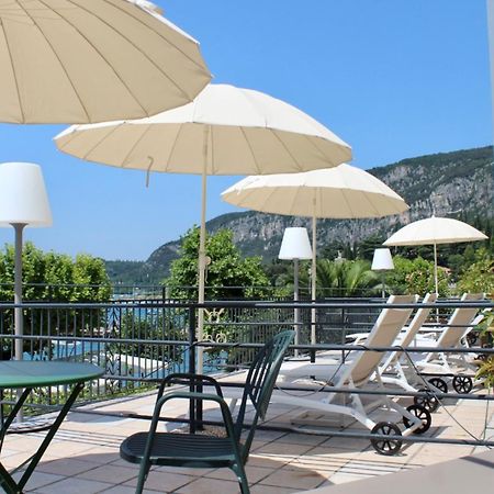 Hotel Tre Corone Гарда Экстерьер фото