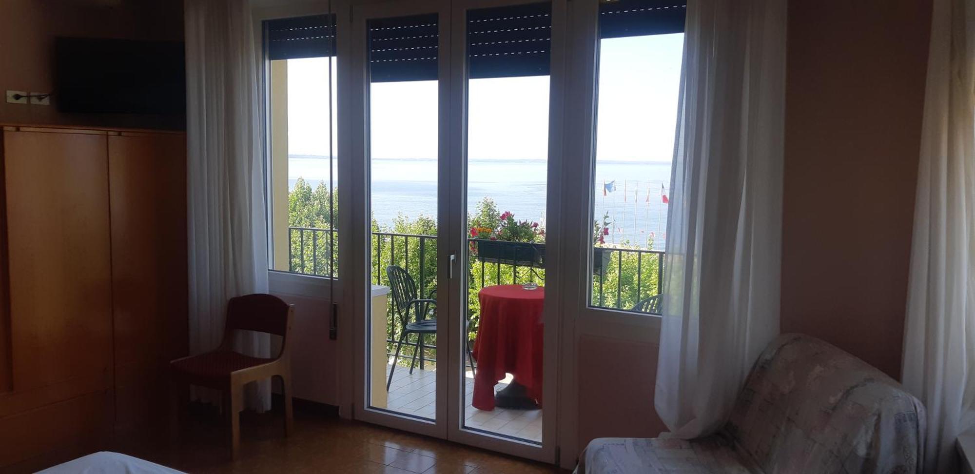 Hotel Tre Corone Гарда Экстерьер фото